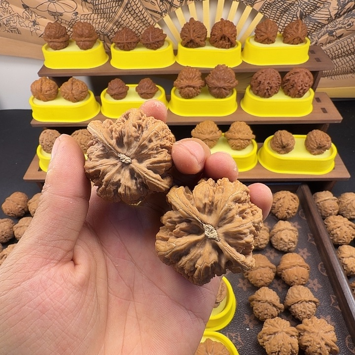 人***人文玩核桃吊坠大粗筋49