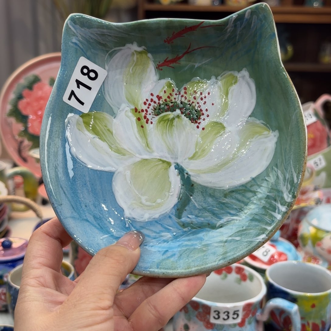 瓷片在干嘛我也在洗头发