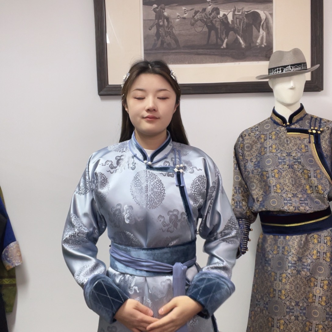 雾霾蓝身高160体重140斤