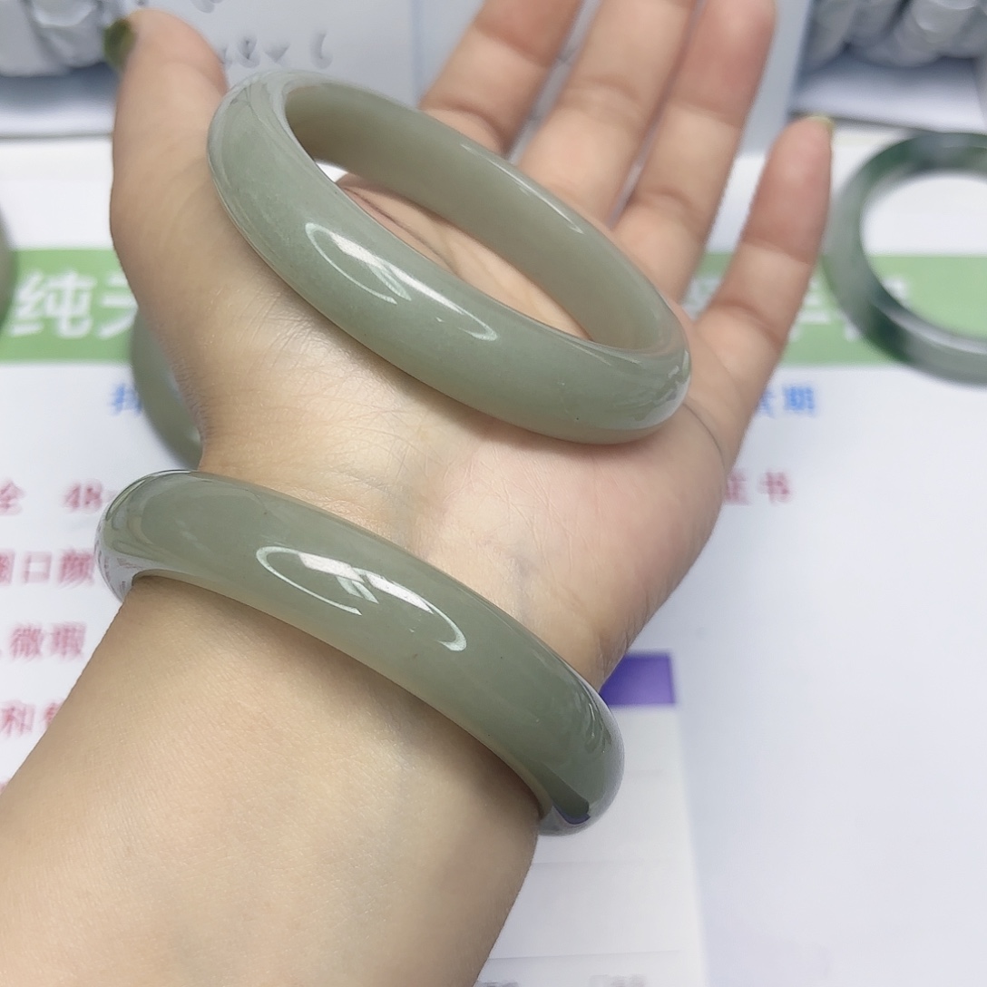 石英质玉未镶嵌手镯36/5859