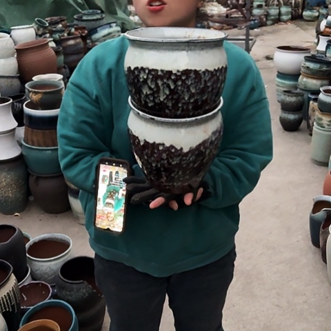 口19高19瑕疵盆子。