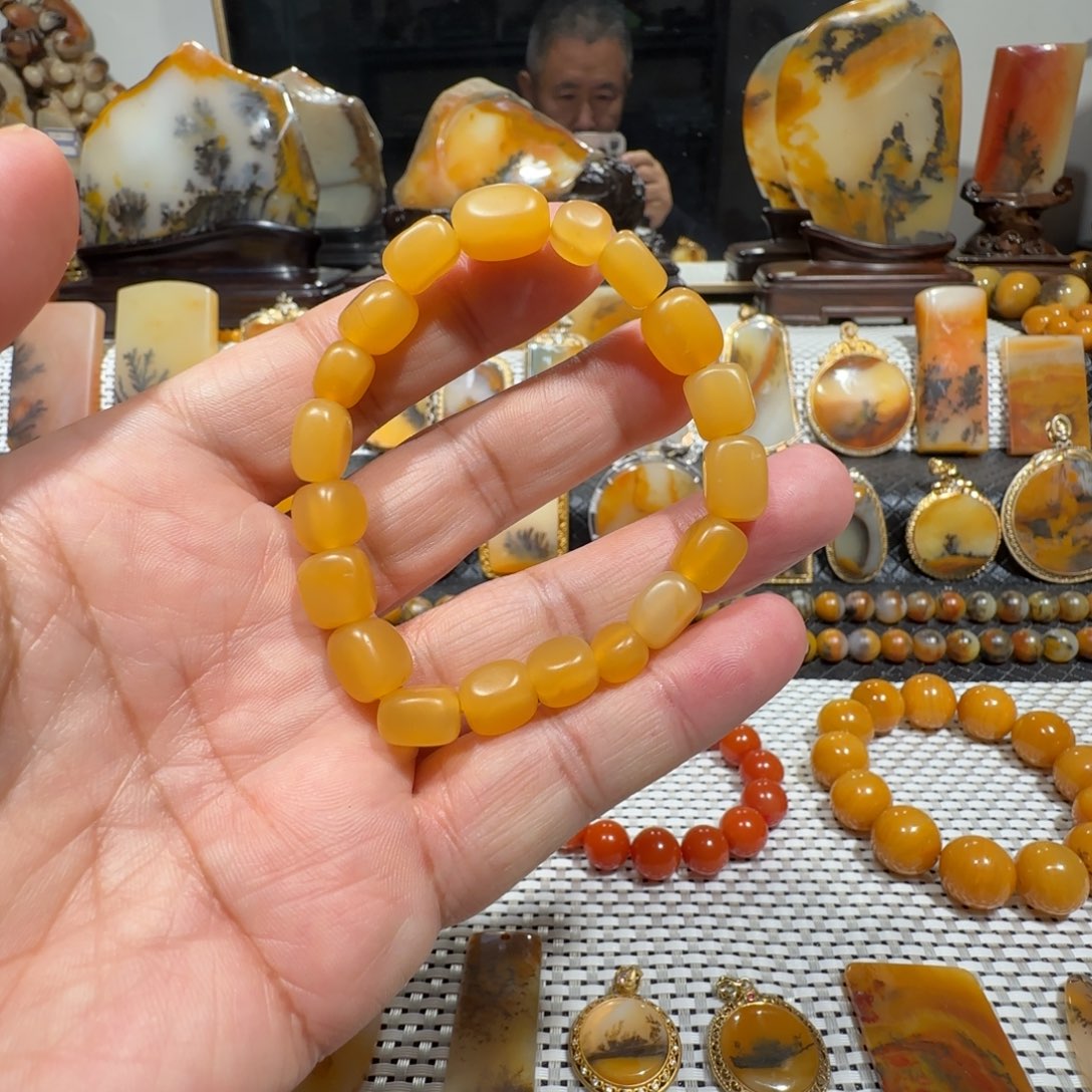 石英质玉（黄龙玉）合金手链