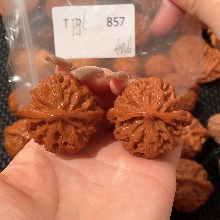 文玩核桃吊坠苹果40.5