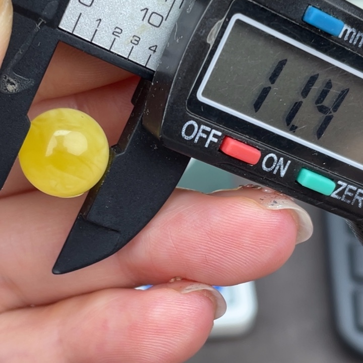 琥珀裸石未镶嵌蜜蜡608