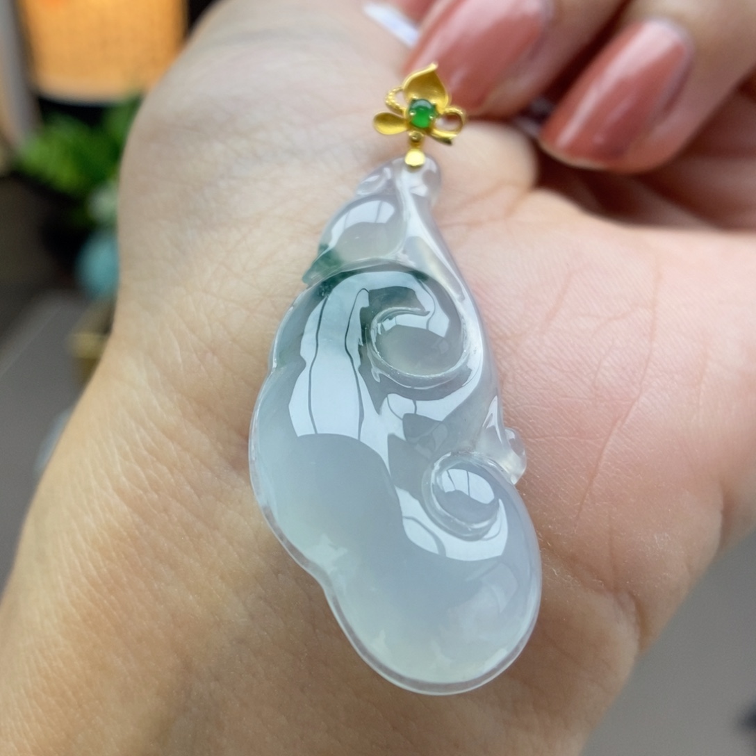 翡翠18K金镶嵌颈饰吊坠98