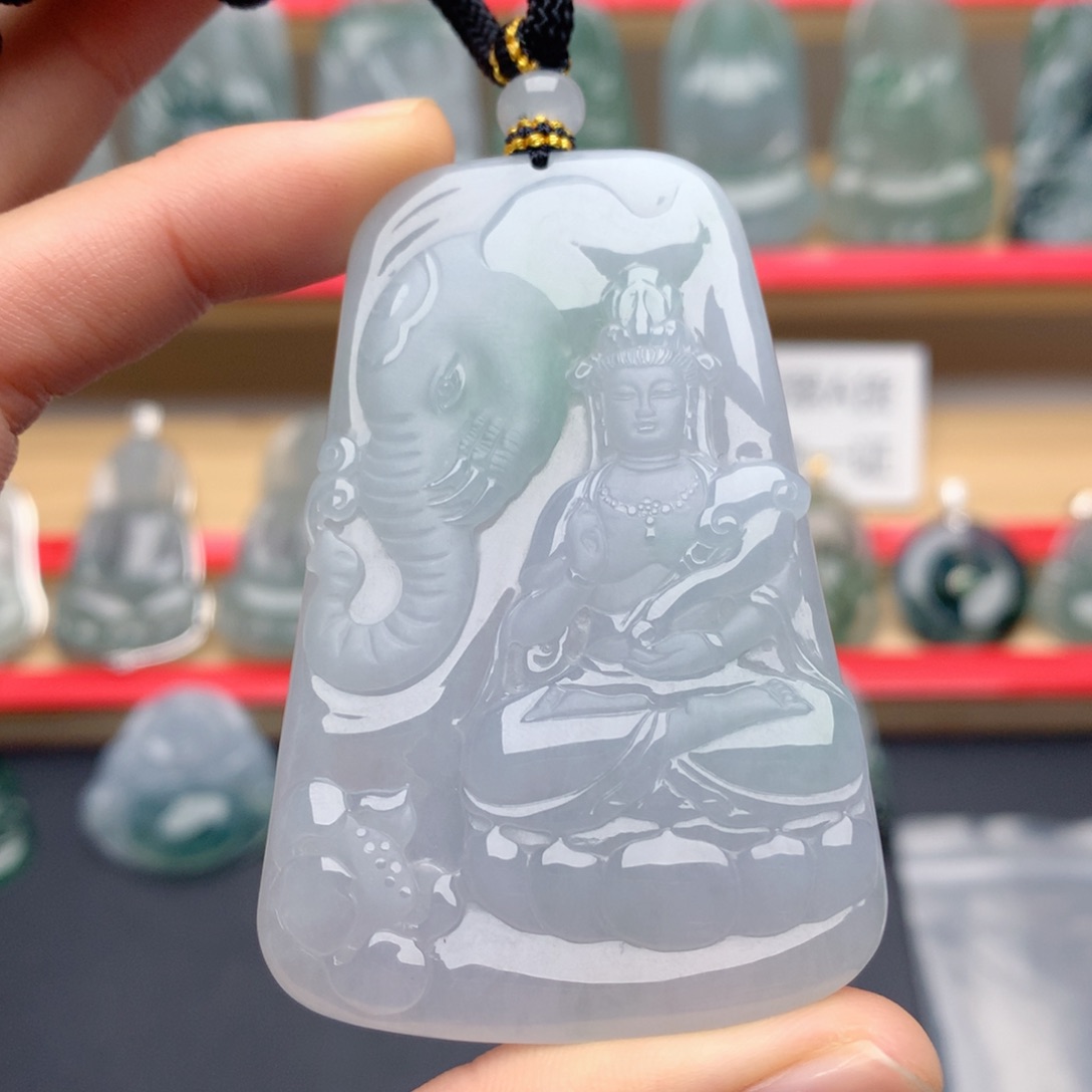 翡翠未镶嵌颈饰普贤