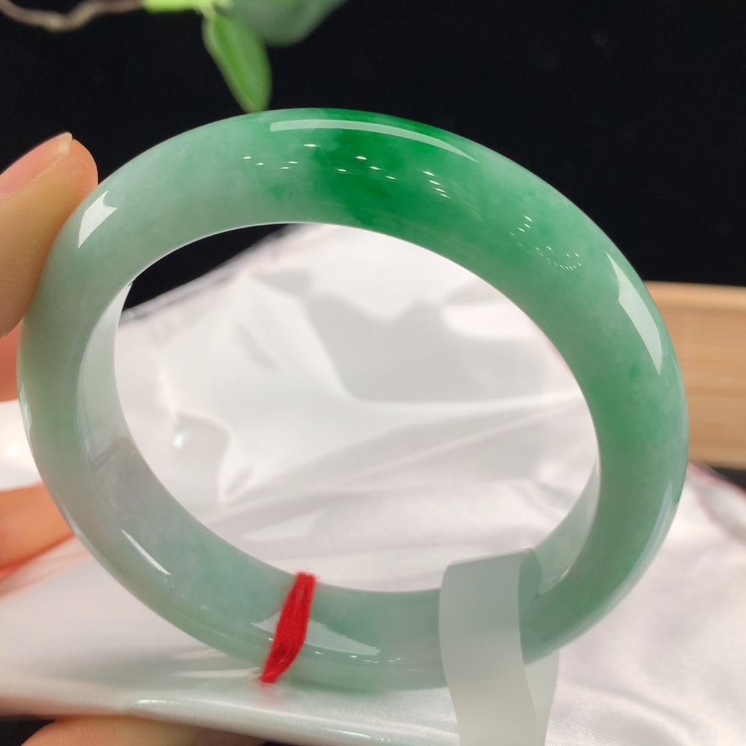 翡翠手镯未镶嵌111-0002