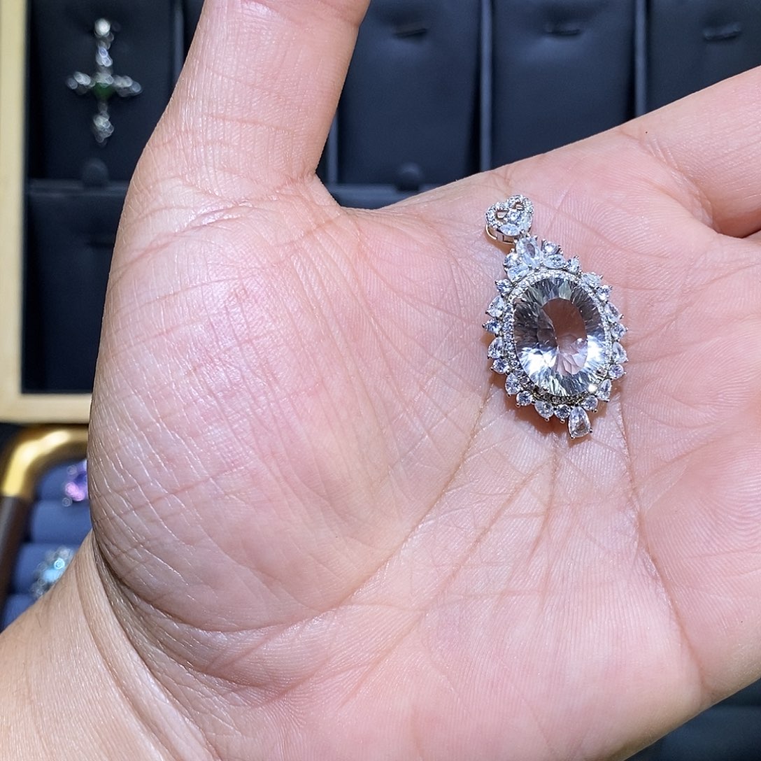 银S925镶嵌水晶颈饰