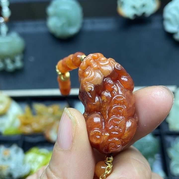 未镶嵌蛇纹石玉颈饰