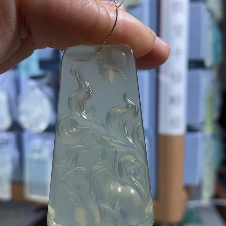 岫玉未镶嵌颈饰吊坠