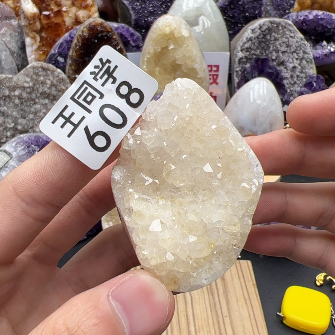 水晶摆件未镶嵌水晶608