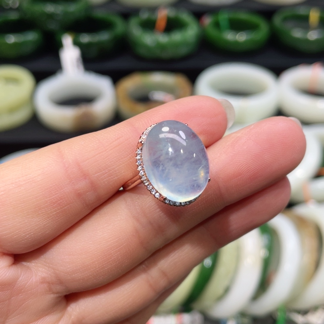 未镶嵌戒指和田玉