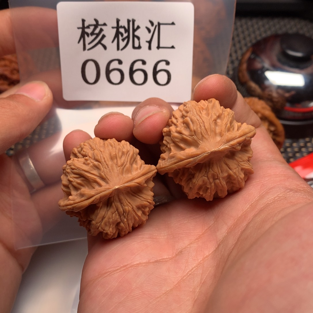 文玩核桃吊坠天地36