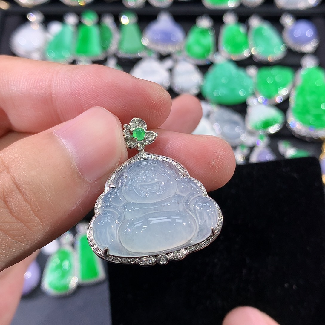 翡翠18K金镶嵌颈饰