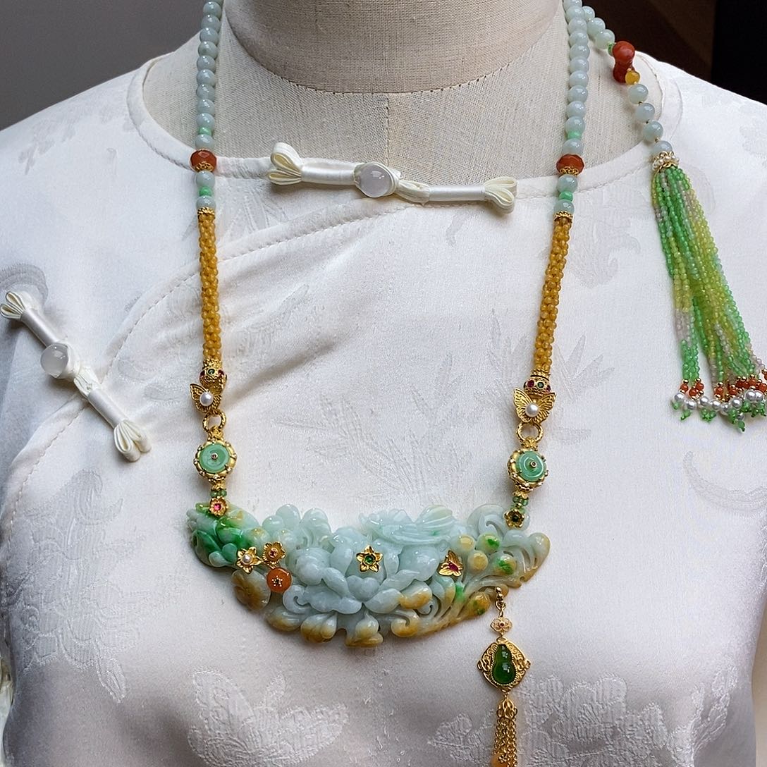 翡翠颈饰未镶嵌天然