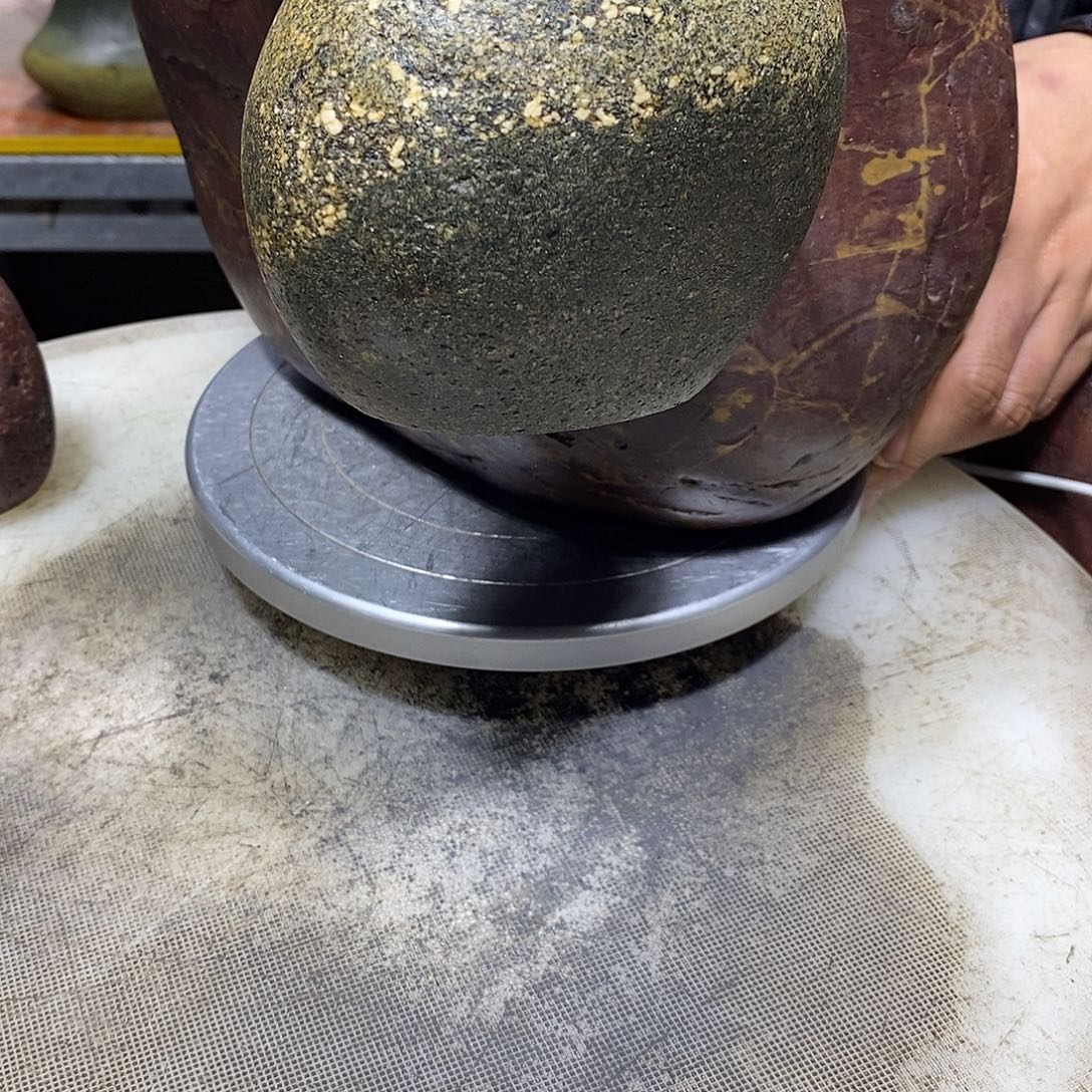 默***.石头花瓶非常漂亮哦