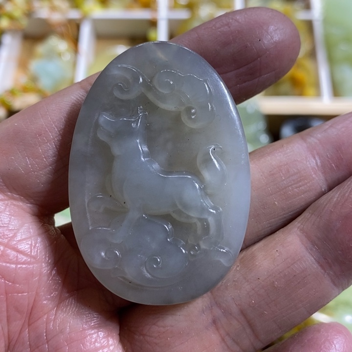 蛇纹石玉颈饰未镶嵌