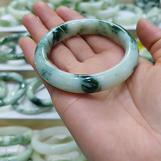 *****透闪石-蛇纹石玉未镶嵌手镯