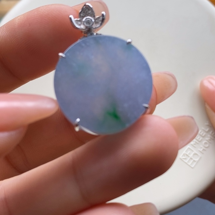 翡翠吊坠(不含链)18K金镶嵌翡翠春彩圆牌