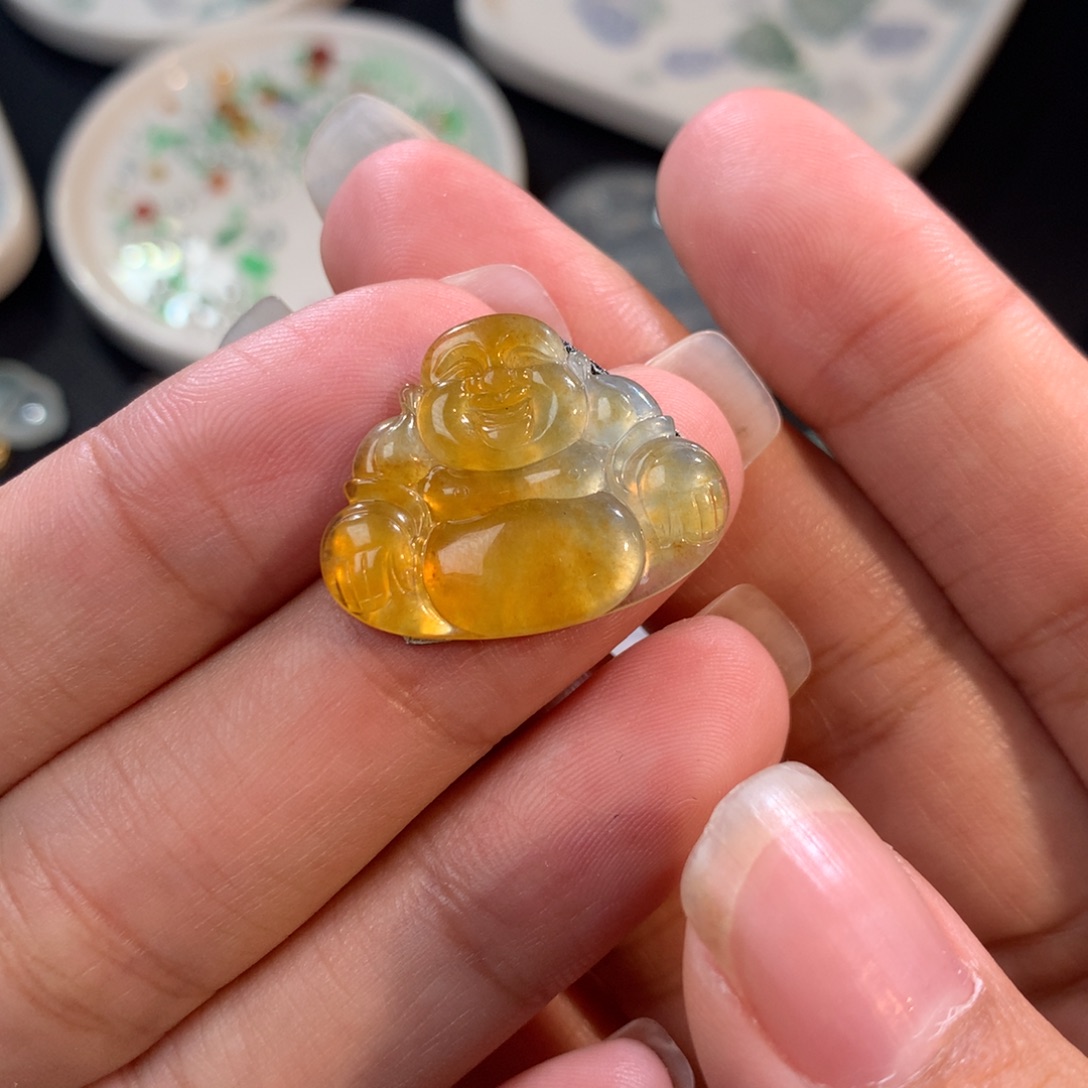 翡翠裸石未镶嵌冰黄佛大肚佛