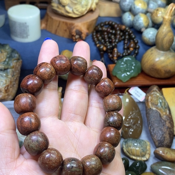 岫岩河磨玉（透闪石质玉）串未镶嵌