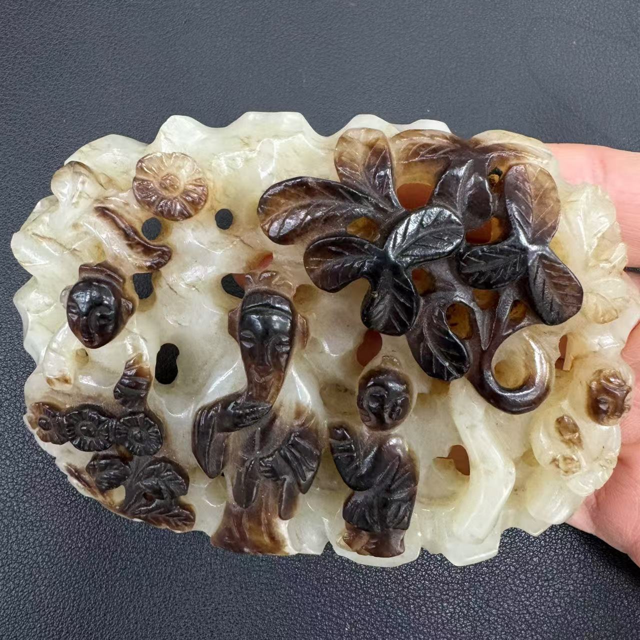 0226晚010和田玉人物腰扣