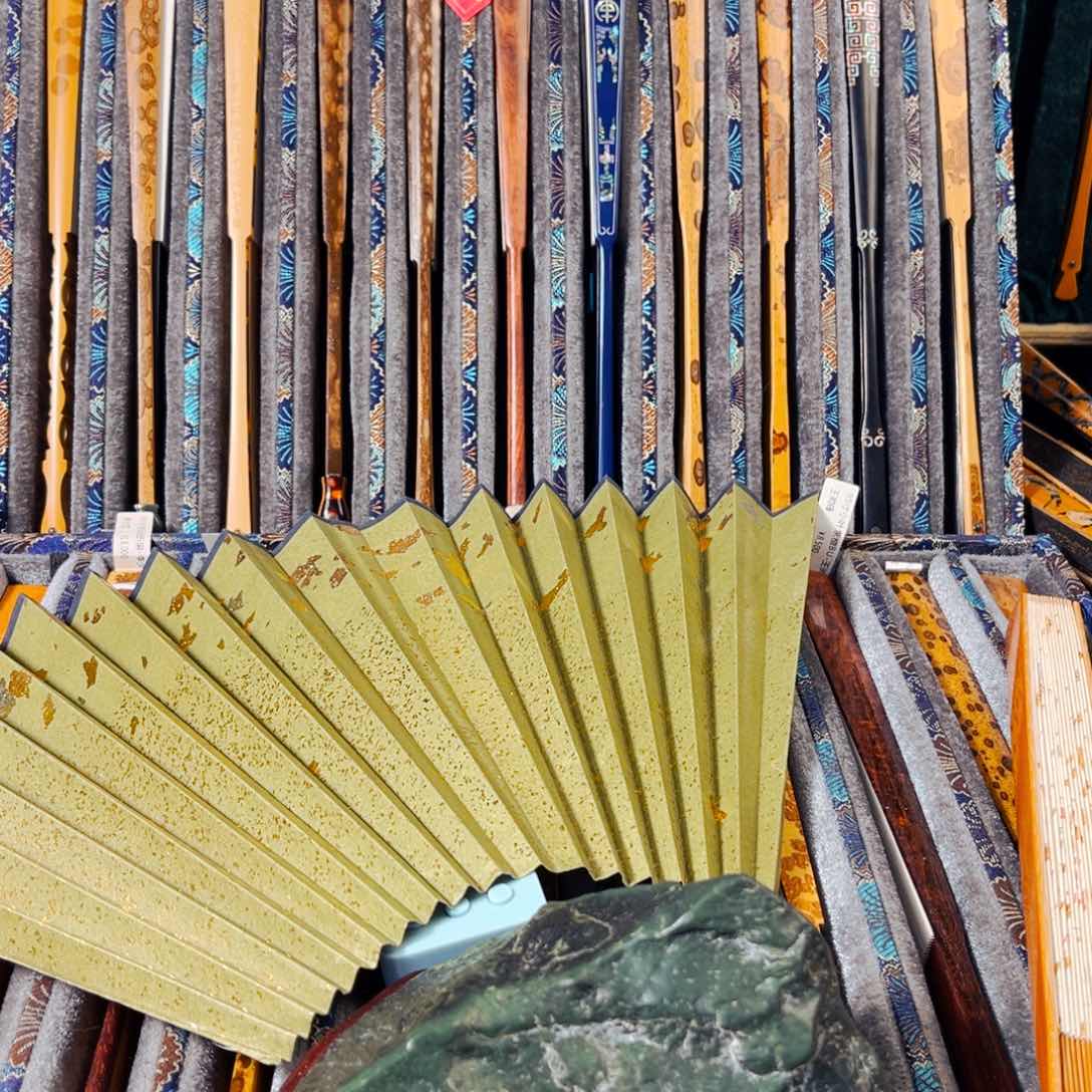 扇子M****9好的5667778877777