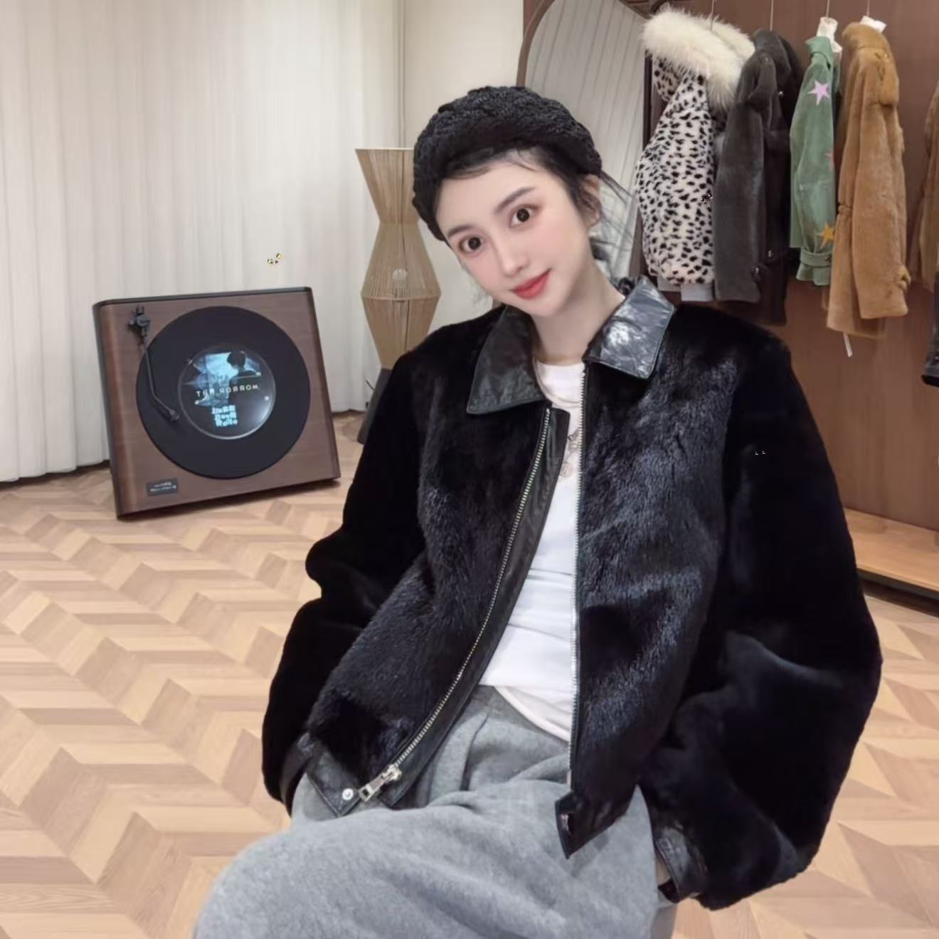 郭夫人 | 2025女短款休闲风常规长袖皮毛一体外套-25881