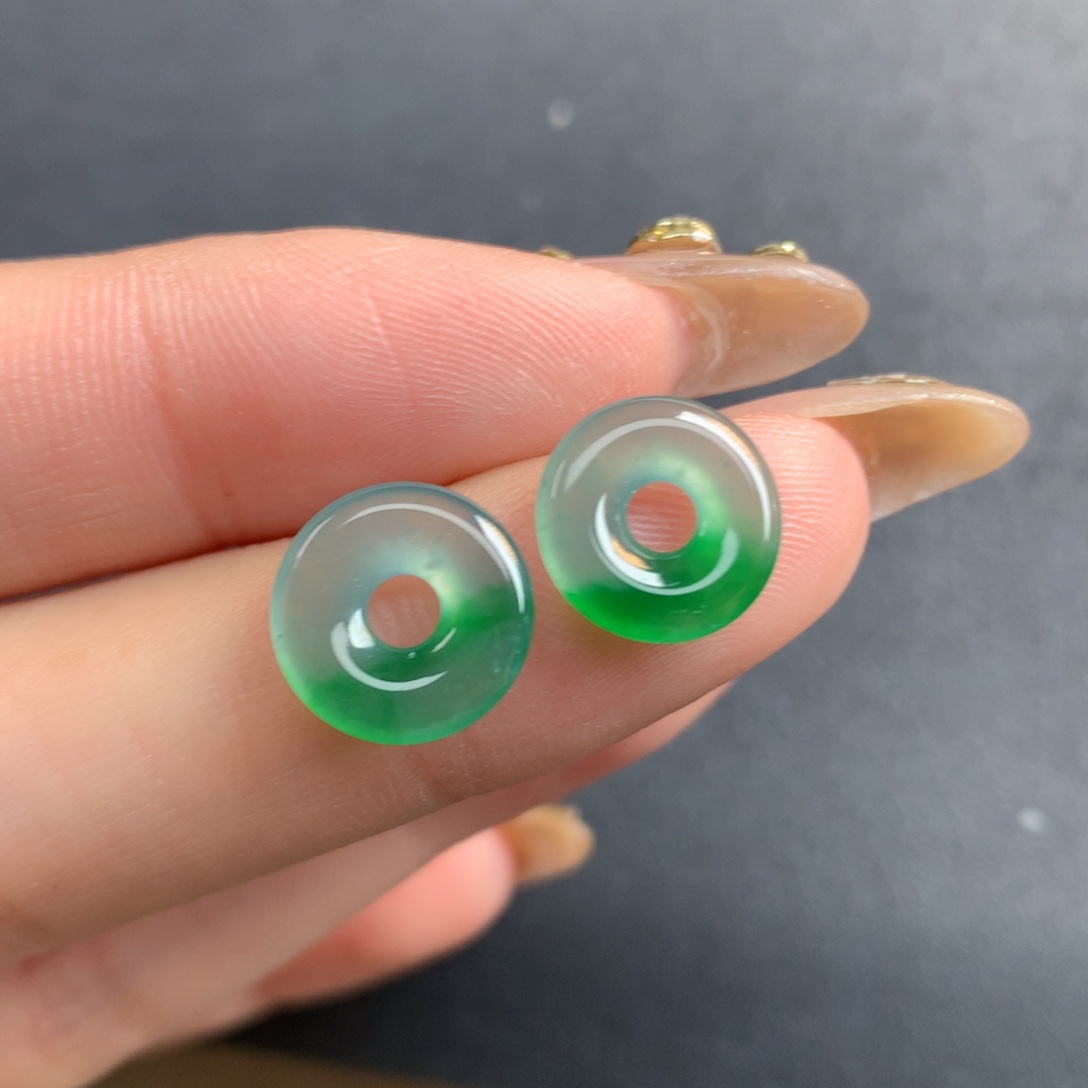 翡翠裸石11.24/2.66甜甜圈