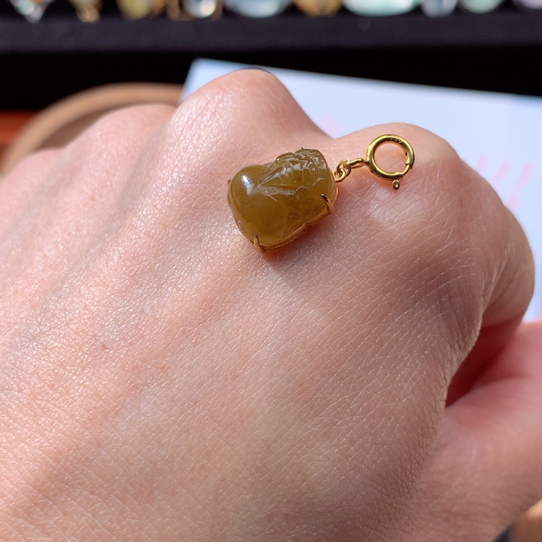 翡翠颈饰18K金镶嵌翡翠