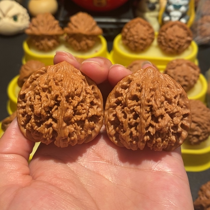 木****✘文玩核桃44尺满天星