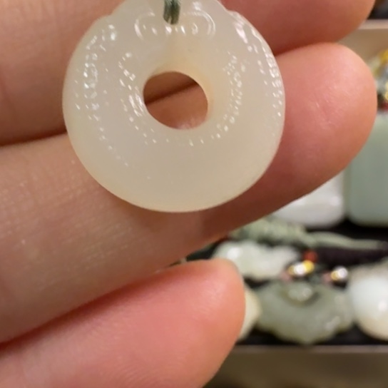 和田玉（糖玉）未镶嵌颈饰