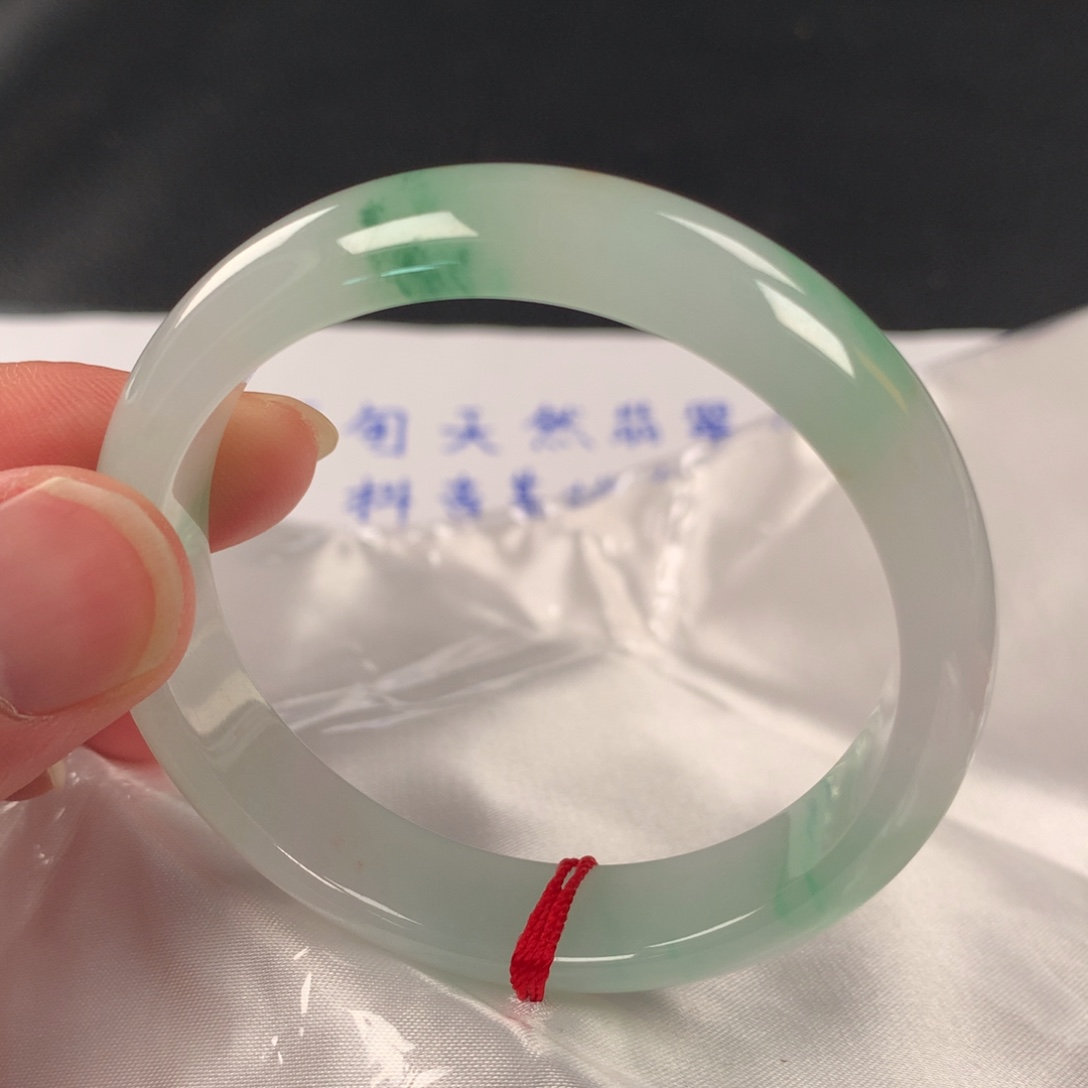 翡翠未镶嵌手镯304