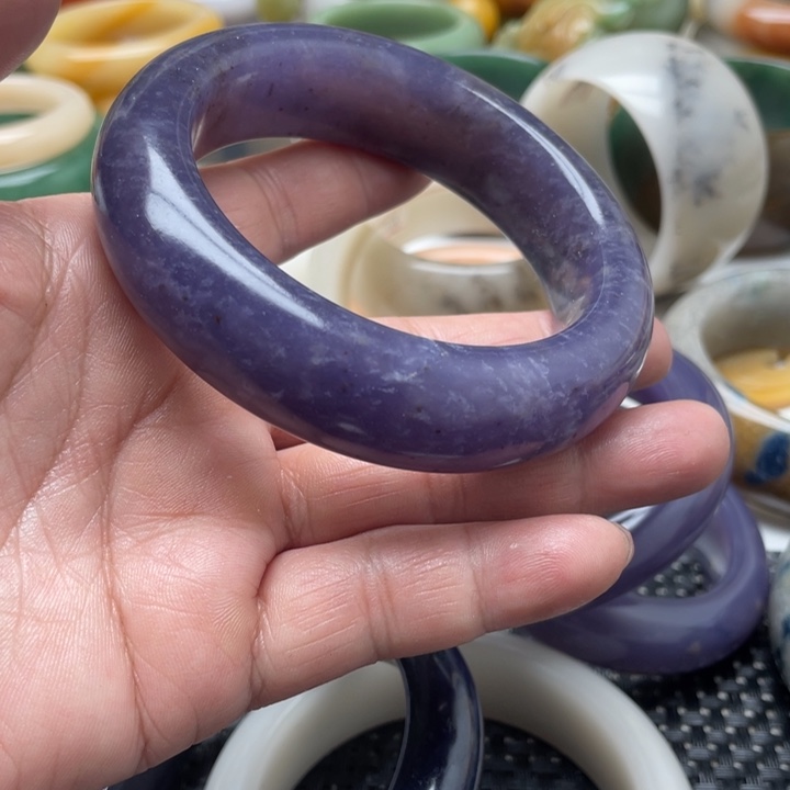 石英质玉手镯未镶嵌心*