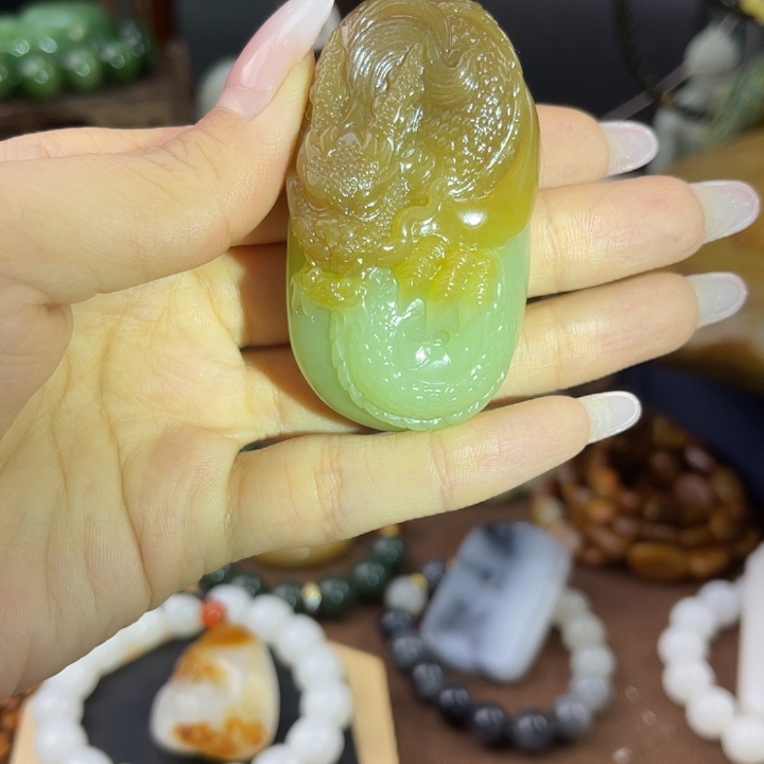 和田玉未镶嵌颈饰