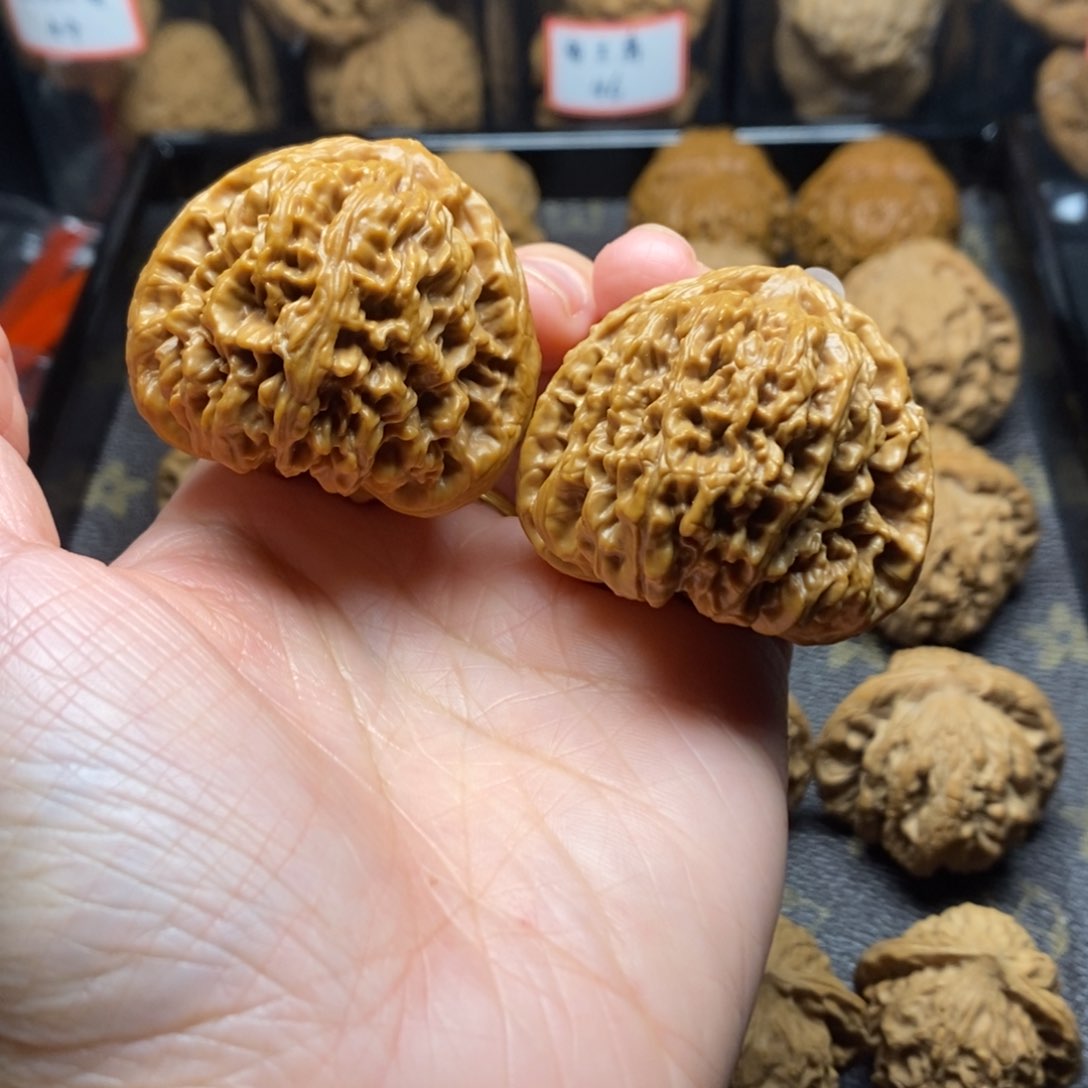 文玩核桃把件三角疆