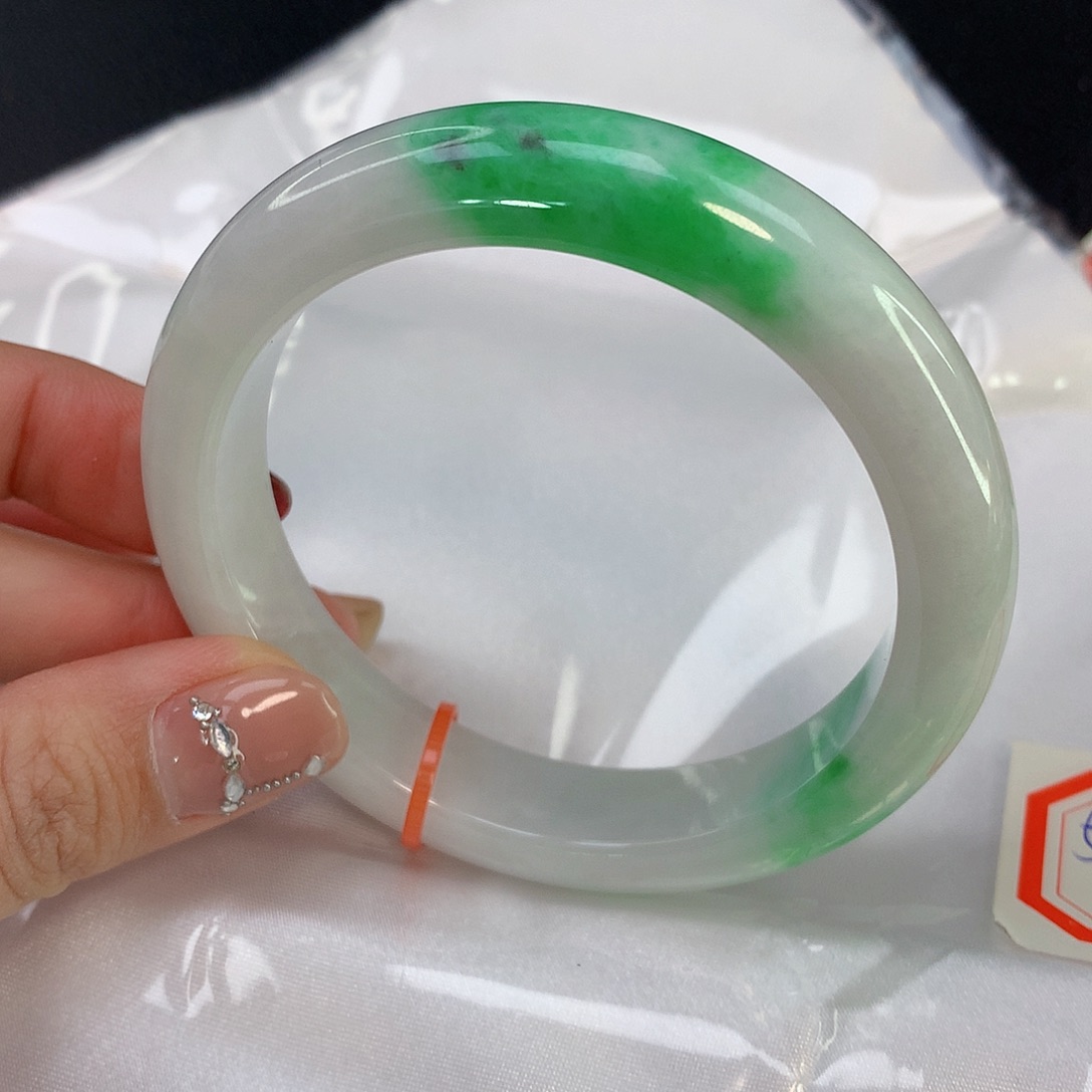 翡翠手镯未镶嵌天然A货翡翠6111