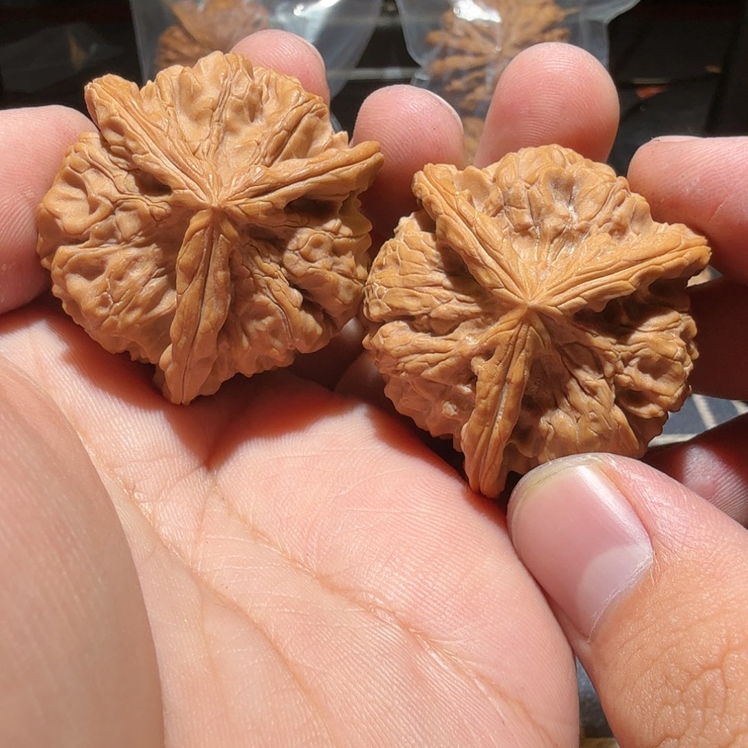文玩核桃把件玉玺三棱