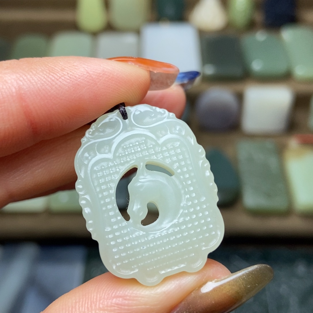 和田玉颈饰未镶嵌