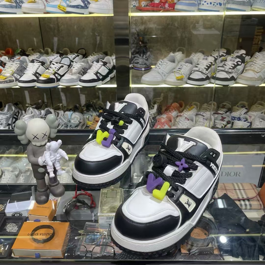 99新 LouisVuitton/路易威登 lv trainer黑白胖丁/42.5码/原盒