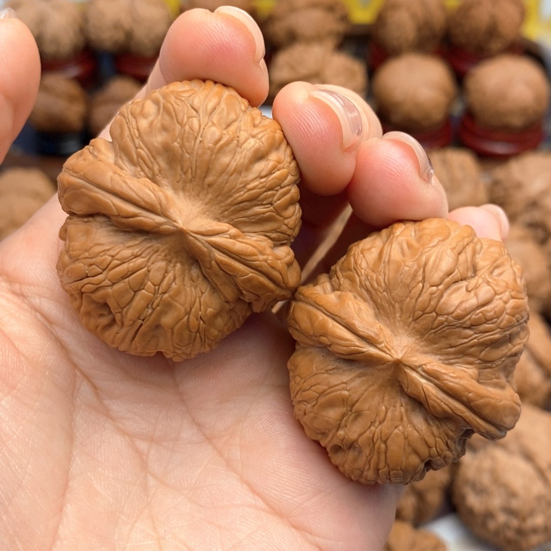 【闪购商品】文玩核桃吊坠41尺平谷元宝