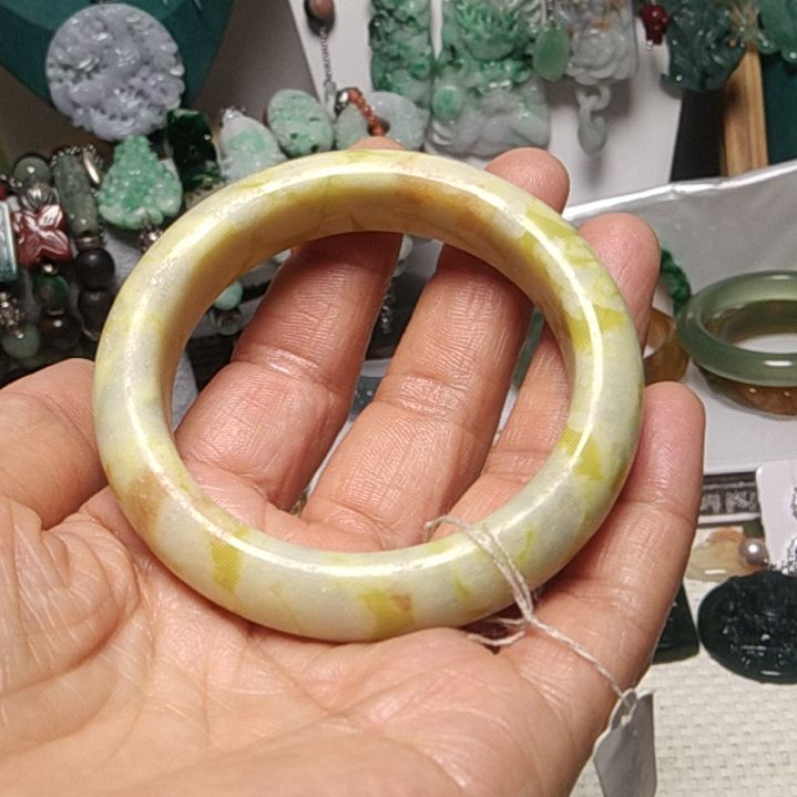 翡翠吊坠(赠链)未镶嵌