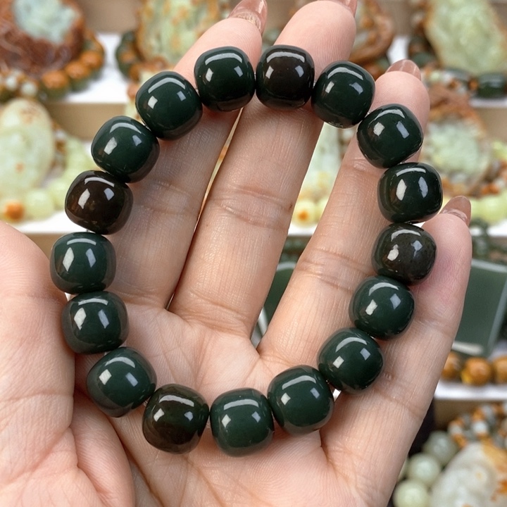 【闪购商品】透闪石质玉手串未镶嵌