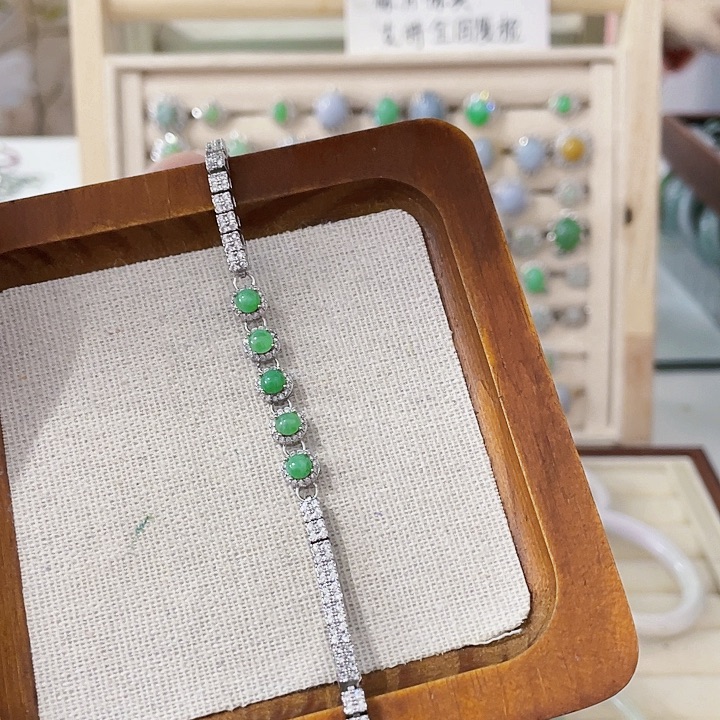 翡翠未镶嵌颈饰天然翡翠Ａ货