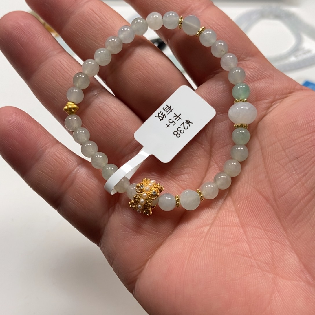翡翠手链未镶嵌翡翠