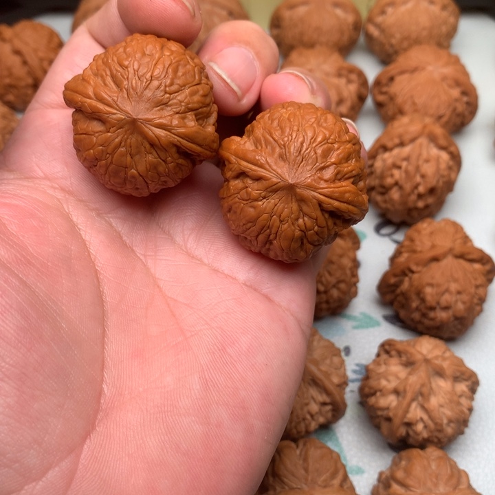 文玩核桃吊坠铁锤38