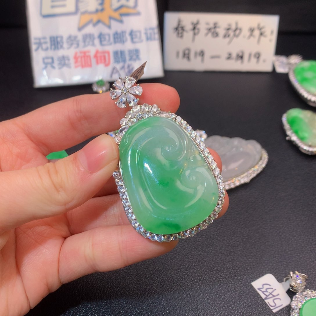 翡翠颈饰银S925镶嵌如意