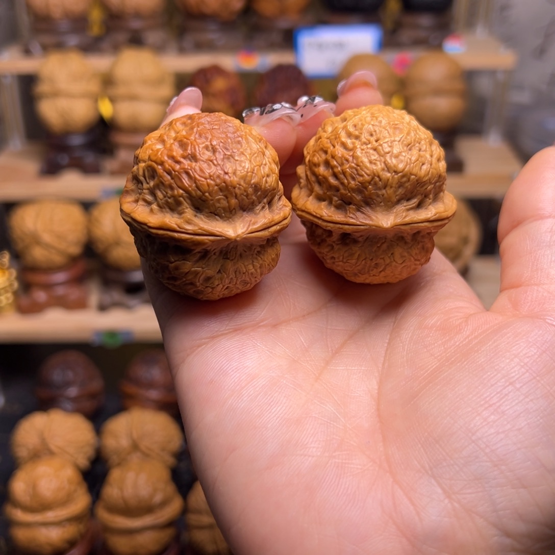 把件桃核龙鳞铁狮子H17、40……