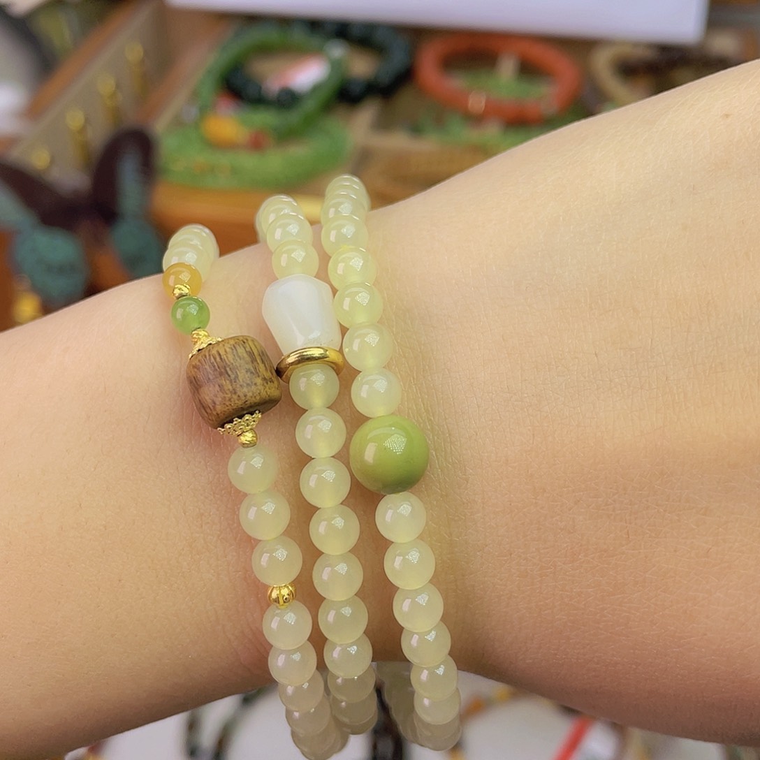 未镶嵌和田玉（糖玉）手链