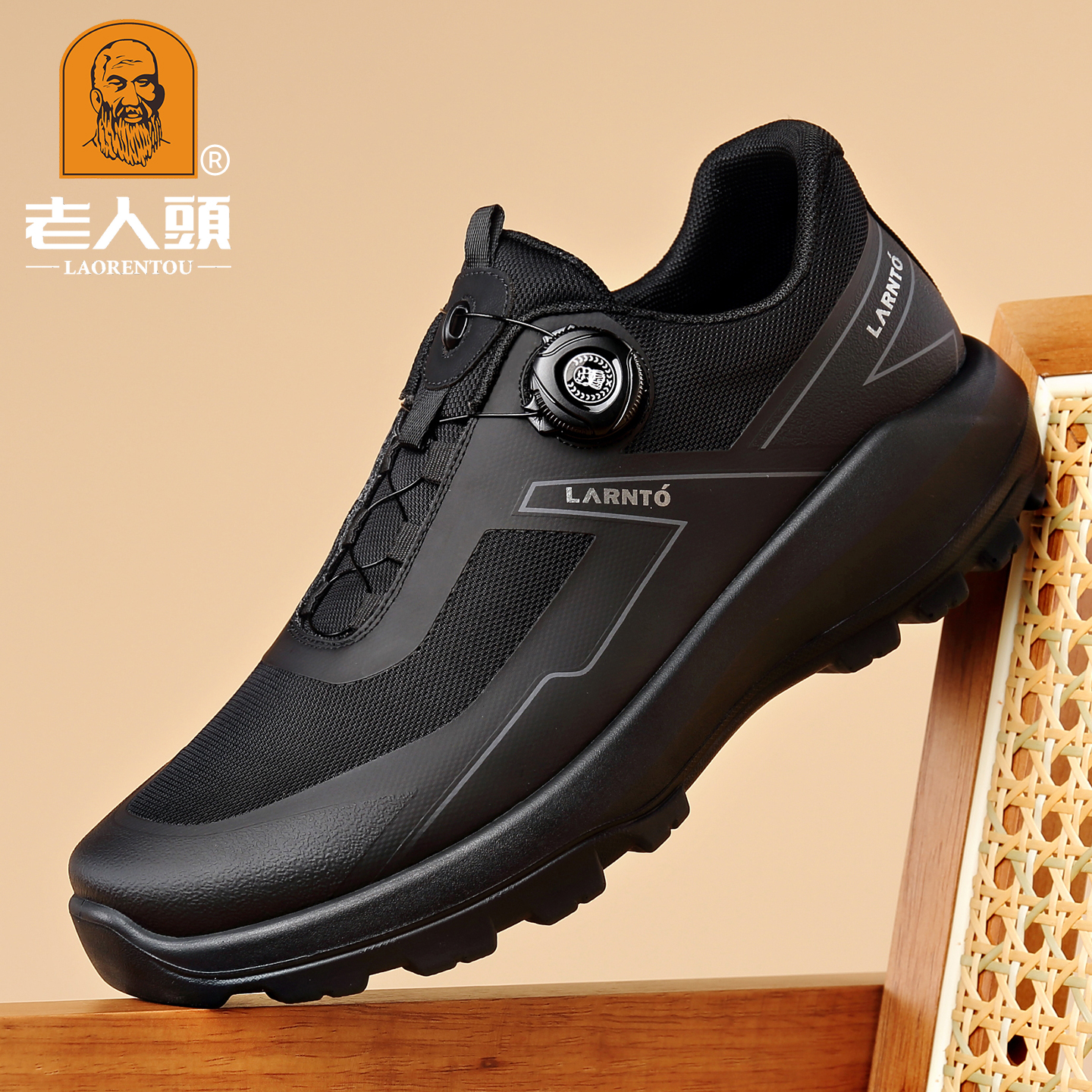 老人头运动鞋男士秋冬季新款轻量化徒步登山鞋中年全黑软底公务鞋